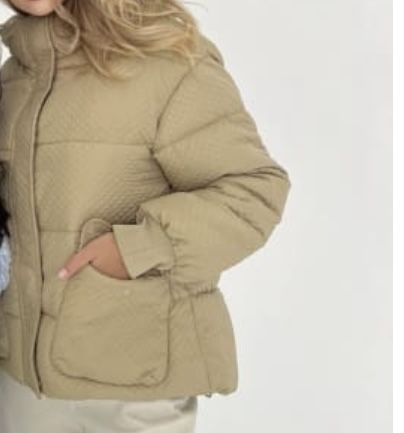 Продам куртку цена 5000