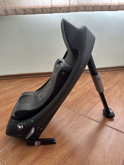 Кошче за кола Cybex Aton + база и адаптери