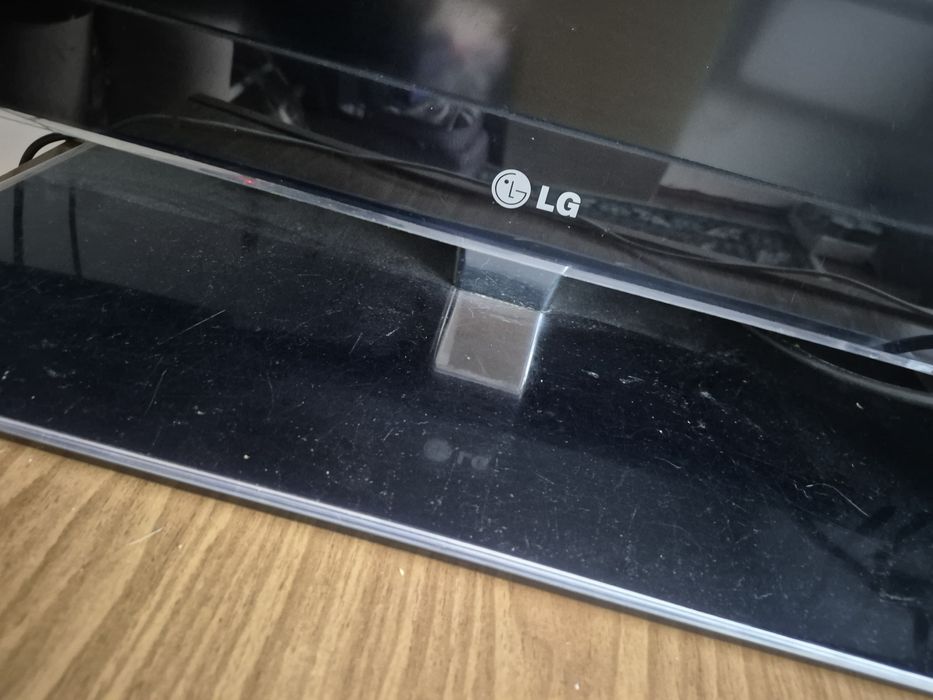 Телевизор LG в хорошем состоянии