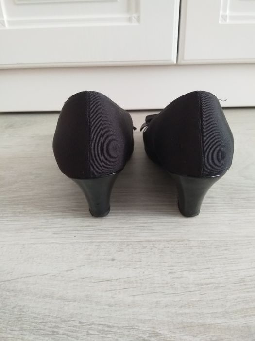 Vând pantofi negri, eleganți, material textil, mărimea 37