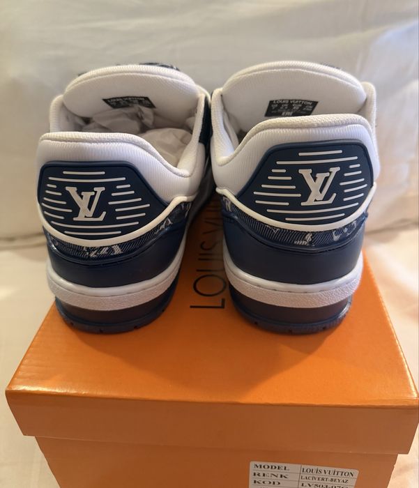 Vand adidasi Louis Vuitton noi, marimea 40