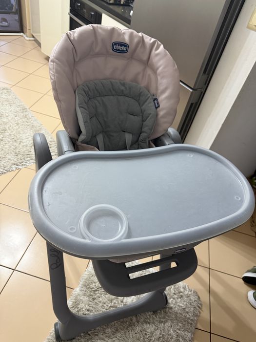 Scaun de masa Chicco Magic Relax