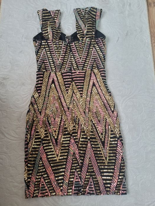 Официални рокли...