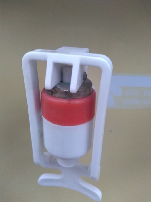 Деспенсер за вода .