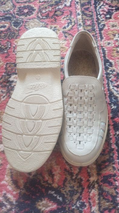 Продам хорошую обувь