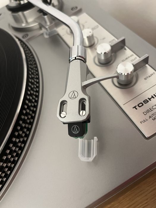 Doza Pickup Audio Technica AT-VM95E si Headshell pentru brate in S Audio Technical AT-HS6