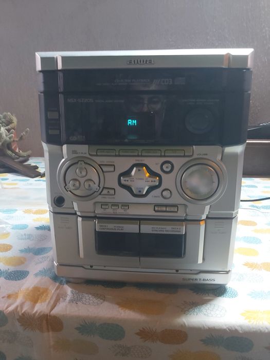 Vand combina cu boxe Aiwa
