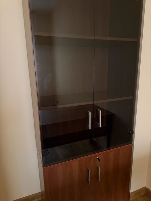 Шкаф двухстворчатый со стеклом