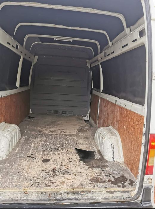 Transport marfă , mobilă,debarasari ,mutari ,diferite obiecte