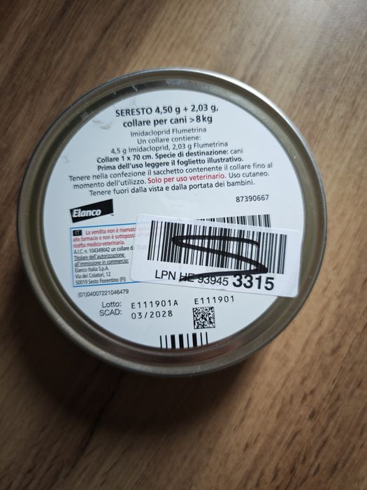 Антипаразитна каишка Seresto за кучета над 8 кг.