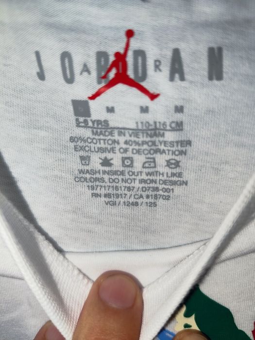 Tricou alb cu imprimeu Jordan mărimea 110-116