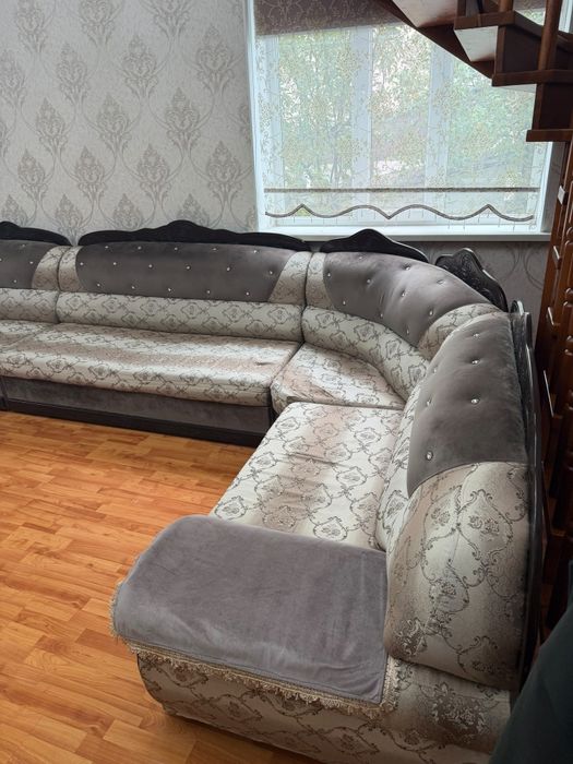 Диван в хорошем состоянии