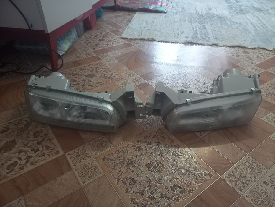 Продам фары на Мазда Кронос 626.НОВЫЕ.ПЕРЕДНИЕ.Торг
