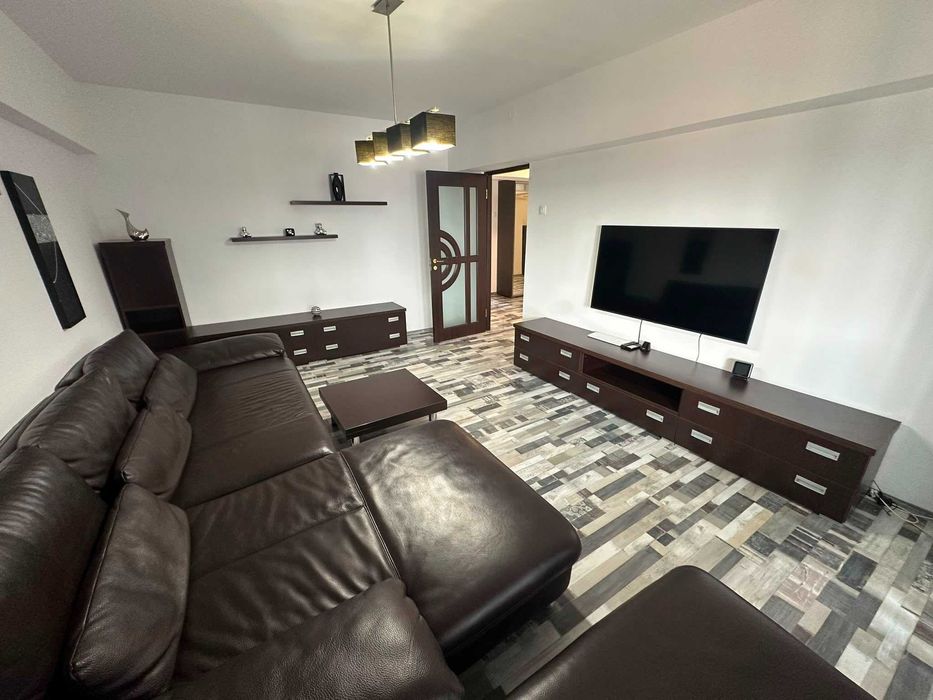 Proprietar-Vand apartament cu 3 camere Buhuși, str.1 mai