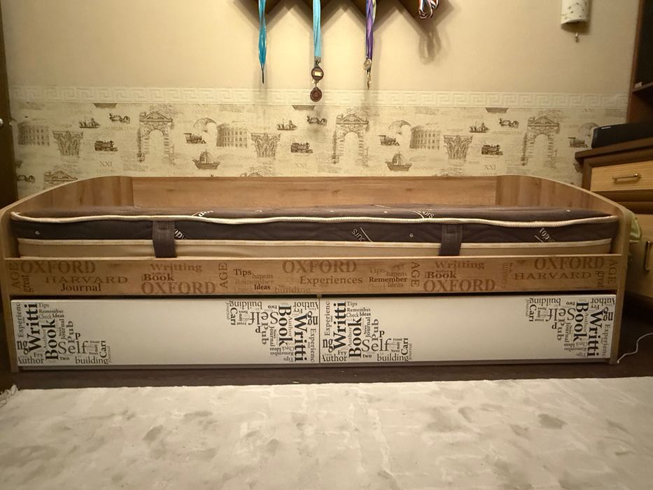 Односпальная кровать 90х200