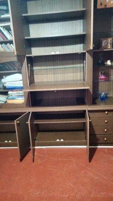 Стенка в зал коричневая