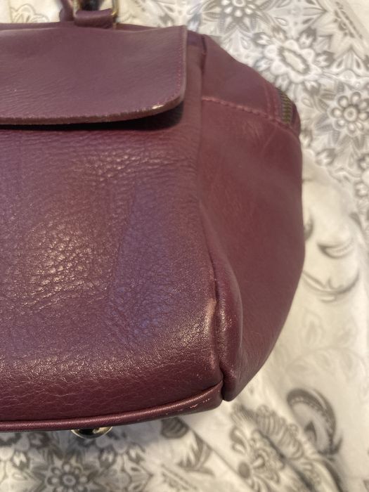 Дамска чанта от естествена кожа в лилаво