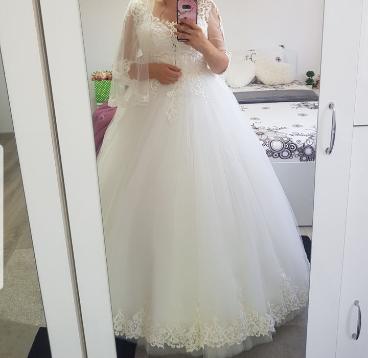 Rochie mireasă +voal+crinoline