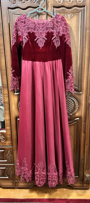 Продается вечернее платье,46 размер