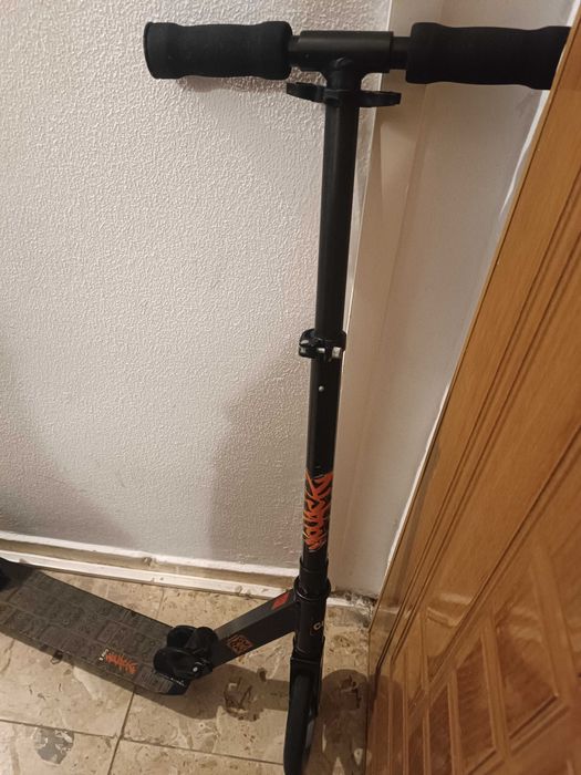 Trotinetă neelectrică pliabilă cu roți mari (Model Olmo Cup S) – Stare foarte bună