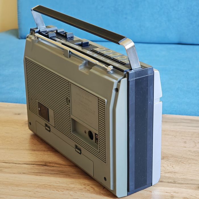 Радиокасетофон Sanyo M2429FZ (1982 г.)