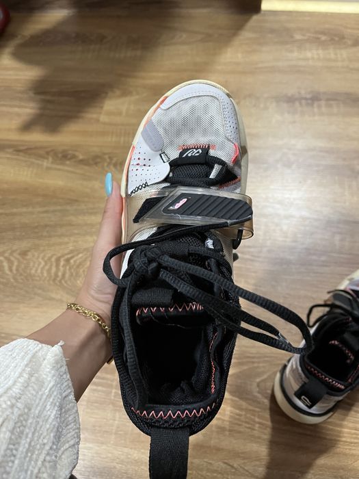 Adidași Jordan purtați dar în stare bună, mărimea 37