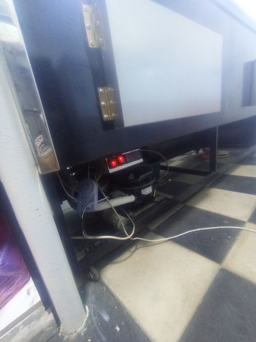 Ветрина холодильник