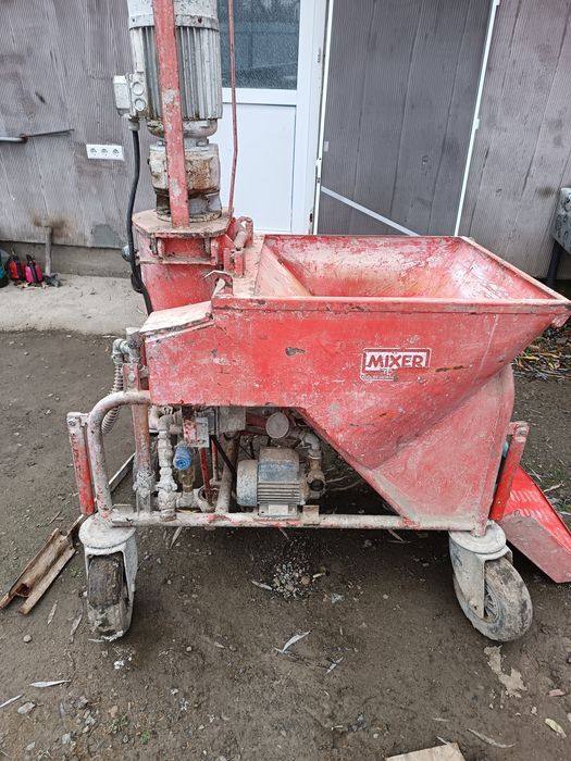 Mașină de tencuit italiană