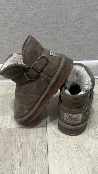 Продам уги зима на девочку