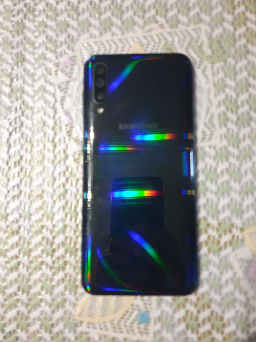 Смартфон  Samsung  A50 6/128гб