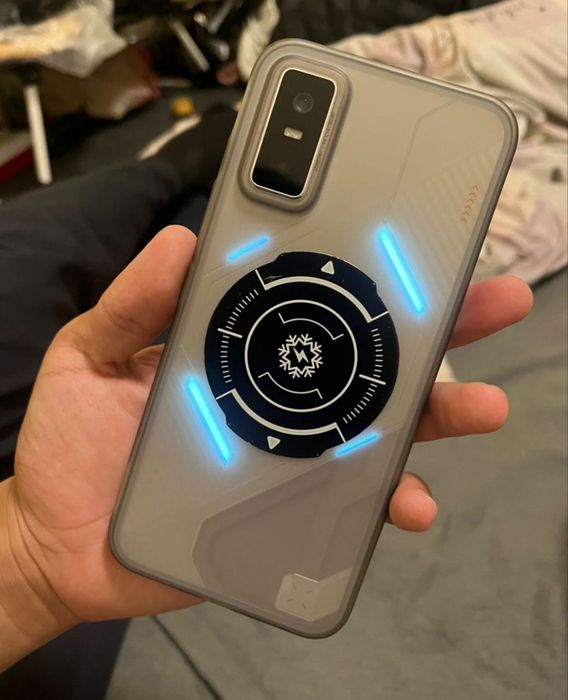 E'lon telefon sotiladi