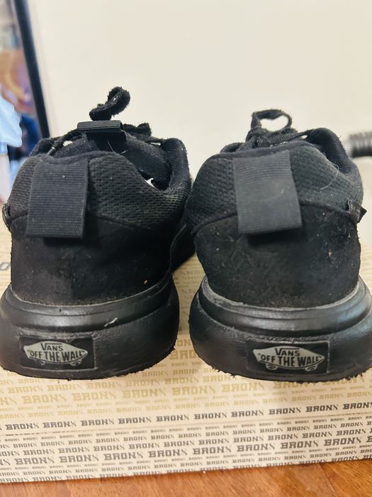 Кроссовки VANS-оригинал 38 размер.