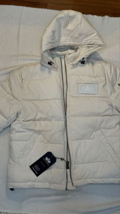 Продам новый и оригинальный пуховик Alpha Industries
