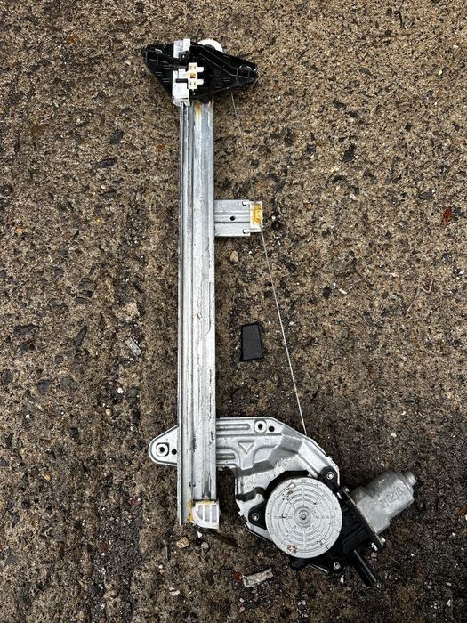 Преден десен стъклоповдигач с моторче Honda Jazz 2008г-2015г