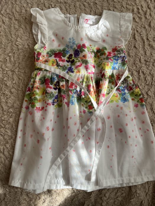 Рокли и сукмани за момиченце