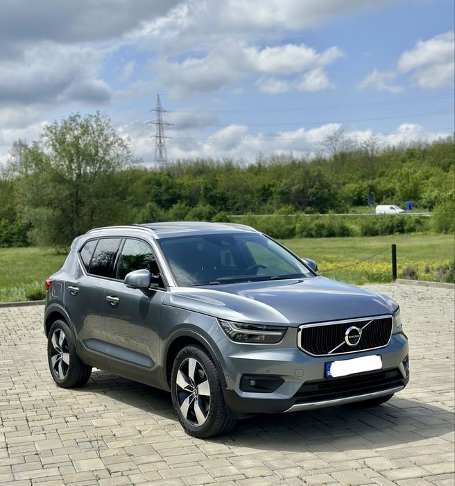 VOLVO XC40 / 2.0 D4 190 cp