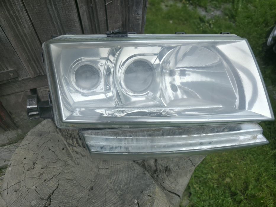 Faruri skoda octavia 1