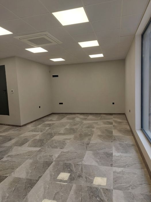 Под наем търговско помещение 60 кв.м с витрина – център Асеновград