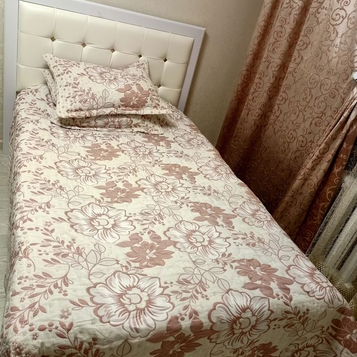 Кровать для спальни