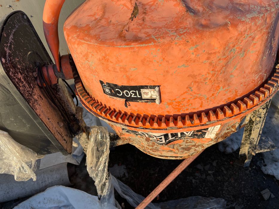 Продам Бетономешалку