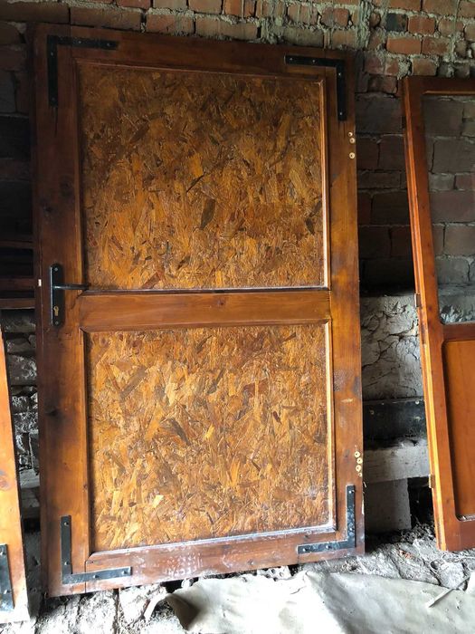 Дървени врати за гараж/пристройка/навес