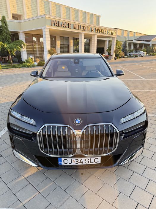 DE VANZARE BMW 7 40d    G70