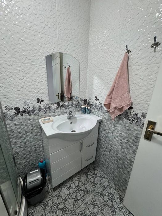 1 xonali uy sotiladi