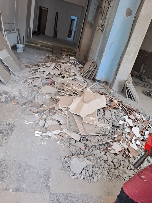 Transport Debarasari Moloz Mobila servicii  Mutari Demolari Locuințe