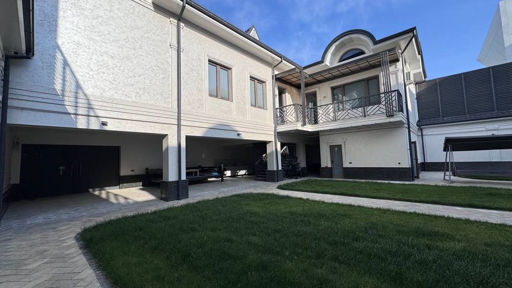 Амир-Темур махалля Продается шикарный евродом, на участке 2 дома