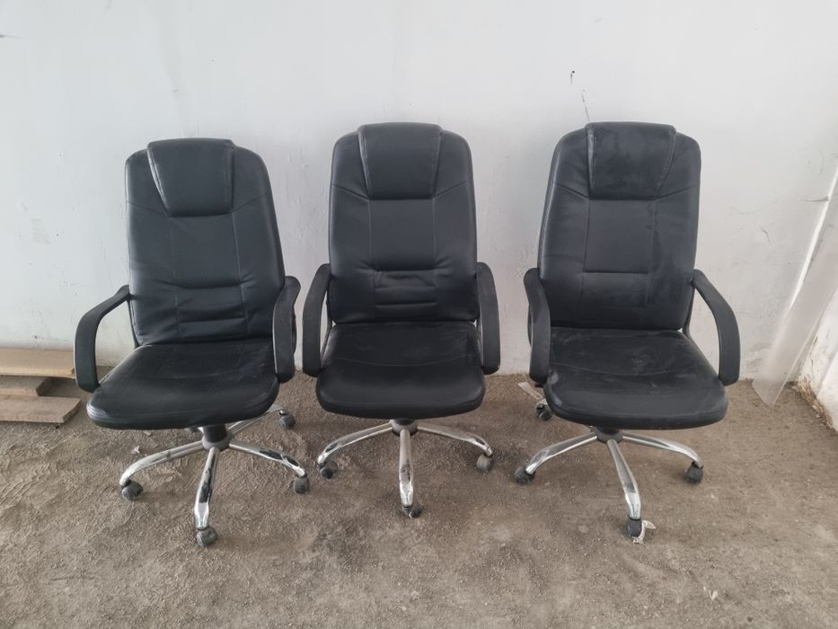 Кожени офис столове
