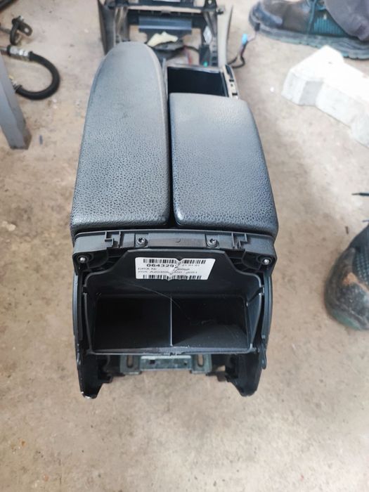 Подлакътник за Мерцедес W 204