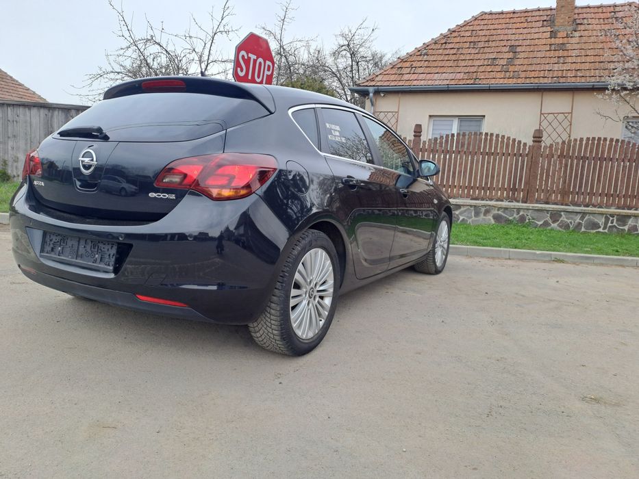 OPEL Astra 2012 — imagine 4