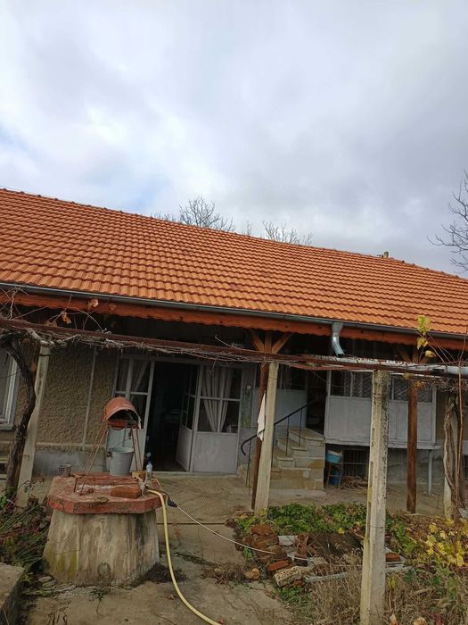 Продавам къща  град Смядово