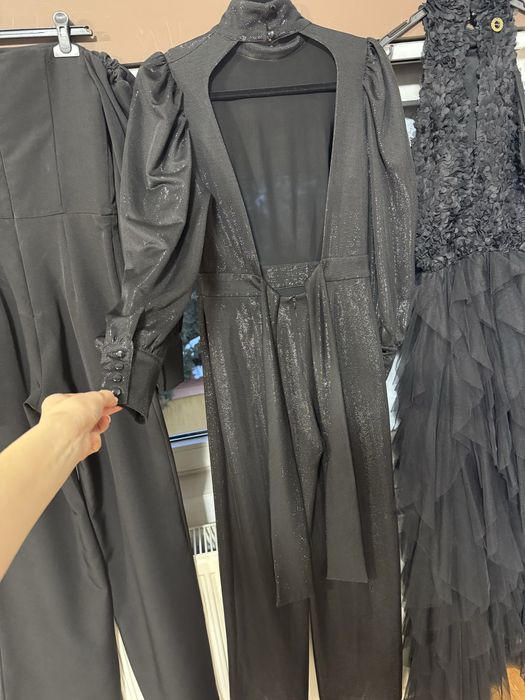 Salopeta  neagra cu spatele gol